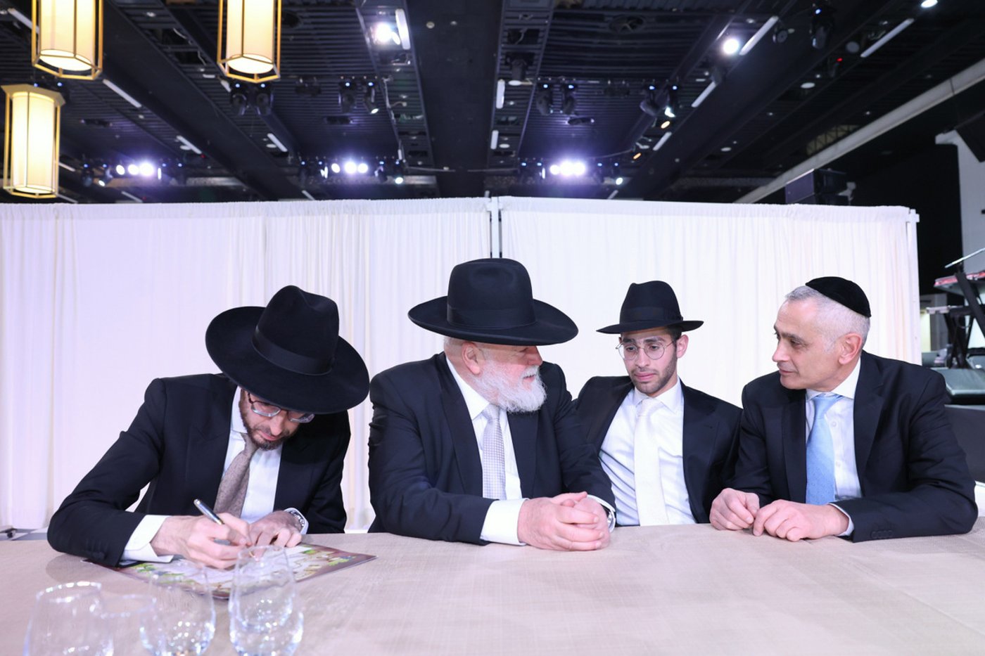 שמחת נישואי בת הרב דוד פרץ