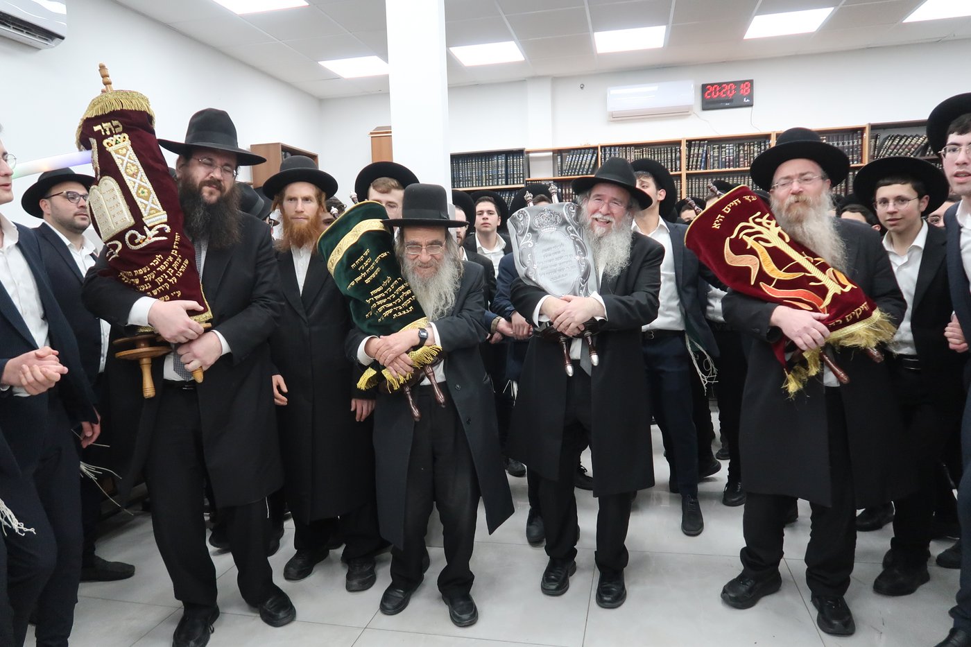 הכנסת ס"ת לקהילת 'רמת הנביאים' בבית שמש