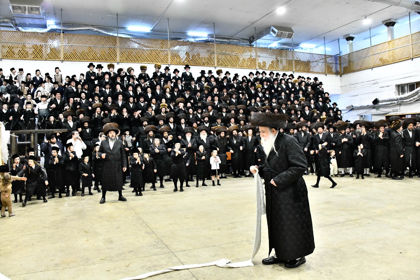 שמחת בית מכנובקא בעלזא - מעליץ - ביאלה ישרי לב