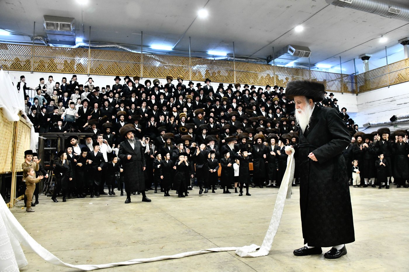 שמחת בית מכנובקא בעלזא - מעליץ - ביאלה ישרי לב