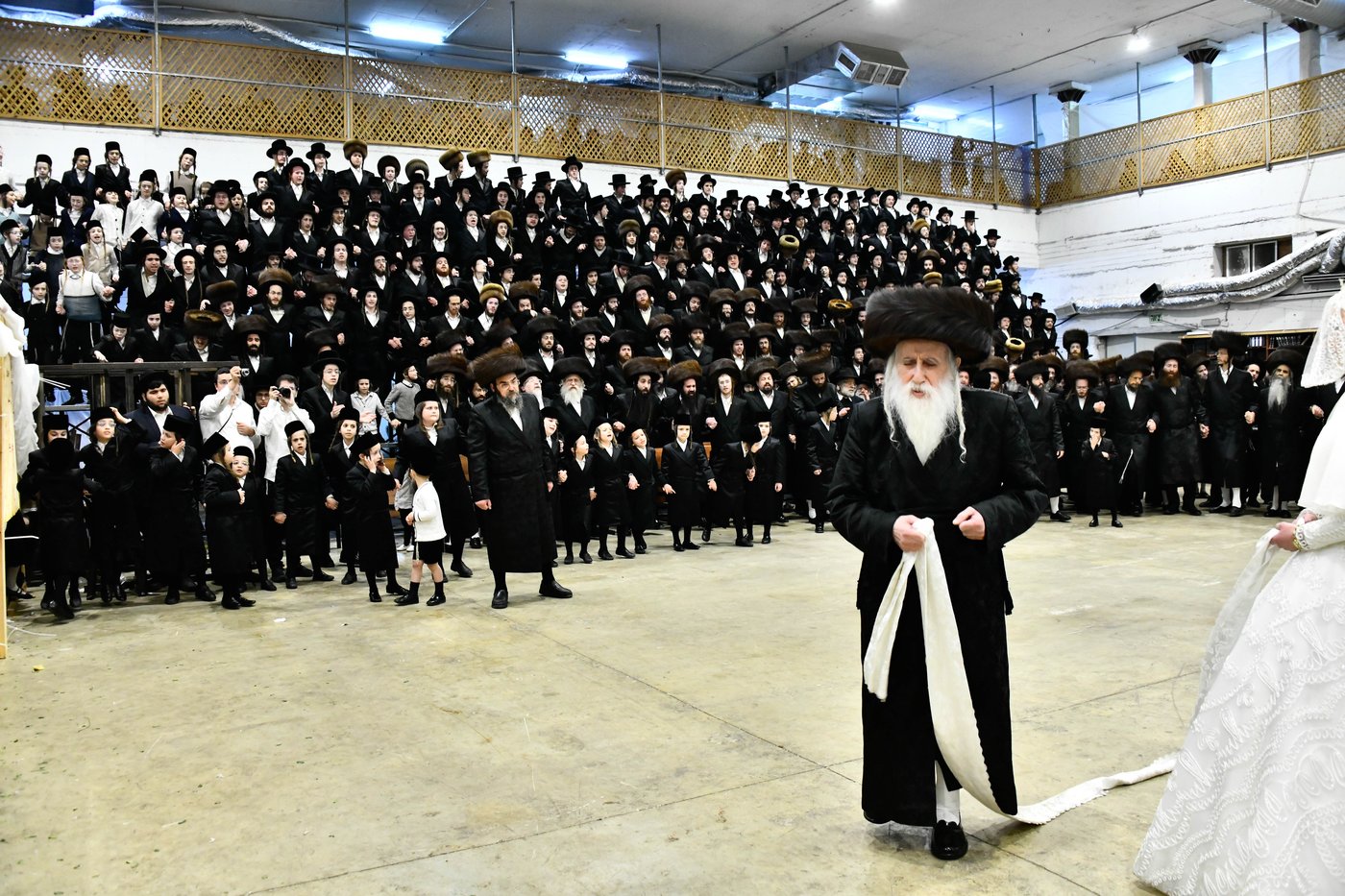 שמחת בית מכנובקא בעלזא - מעליץ - ביאלה ישרי לב