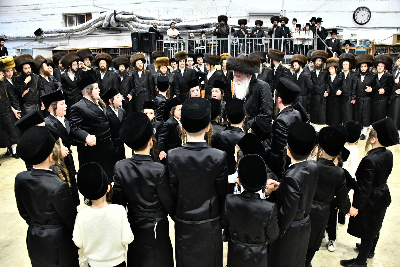 שמחת בית מכנובקא בעלזא - מעליץ - ביאלה ישרי לב