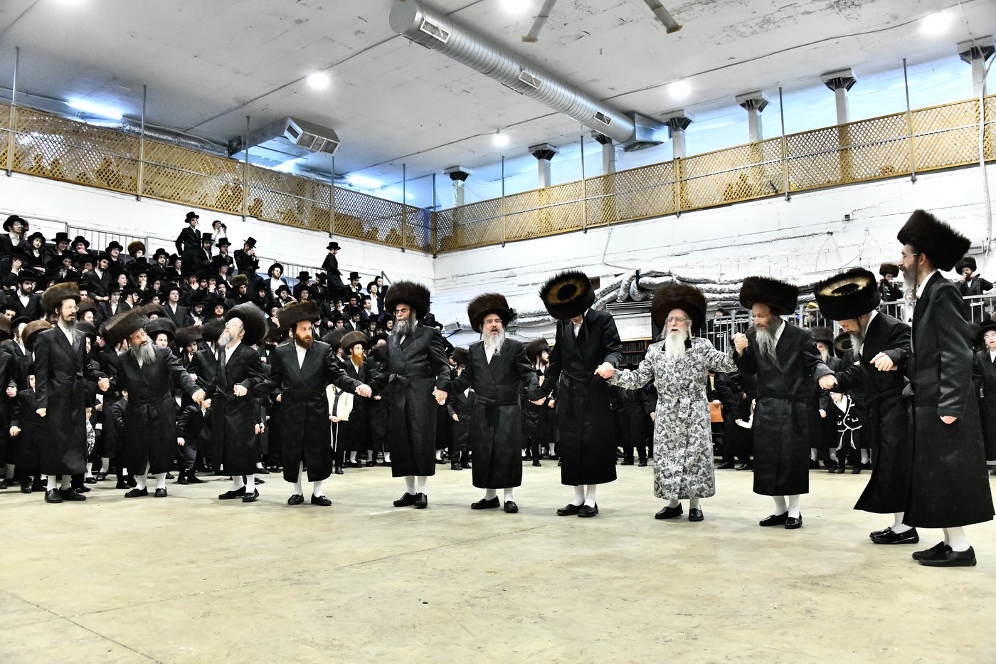 שמחת בית מכנובקא בעלזא - מעליץ - ביאלה ישרי לב