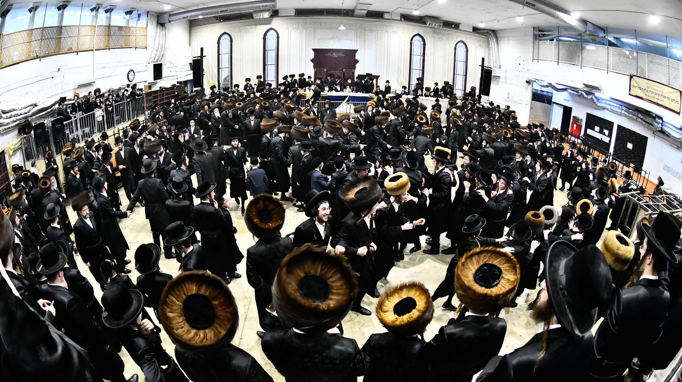 שמחת בית מכנובקא בעלזא - מעליץ - ביאלה ישרי לב