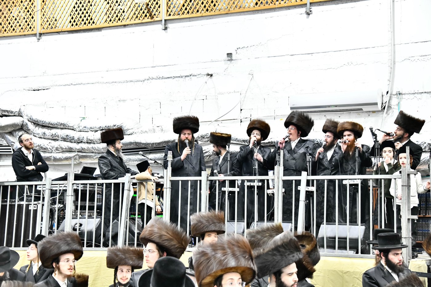 שמחת בית מכנובקא בעלזא - מעליץ - ביאלה ישרי לב