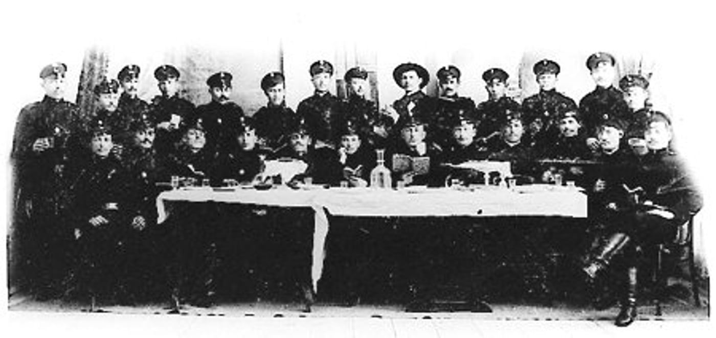 ליל הסדר - 425,000 יהודים שירתו בצבא הרוסי בין השנים 1880 ו-1909. התמונה שצולמה למעלה היא במהלך מלחמת רוסיה-יפן.