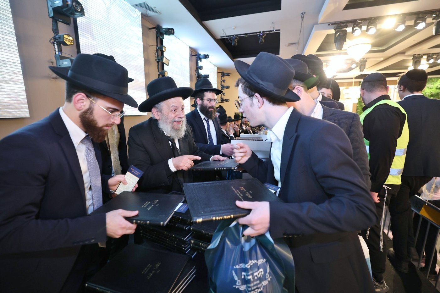 המעמד באולמי נוף ירושלים