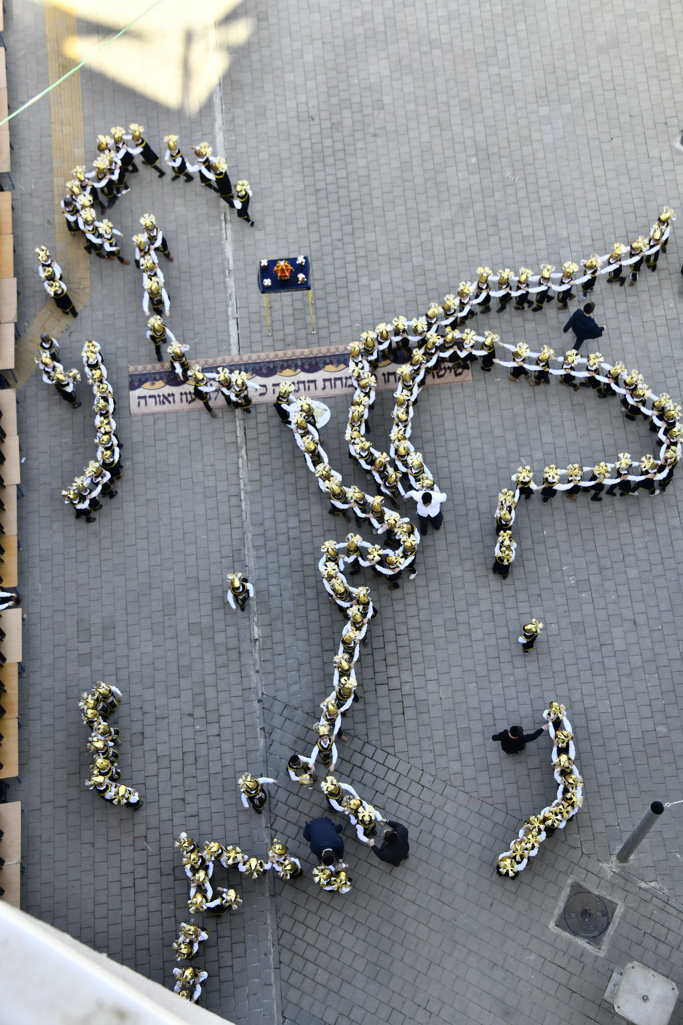 ילדי חדרי תורה מחופשים