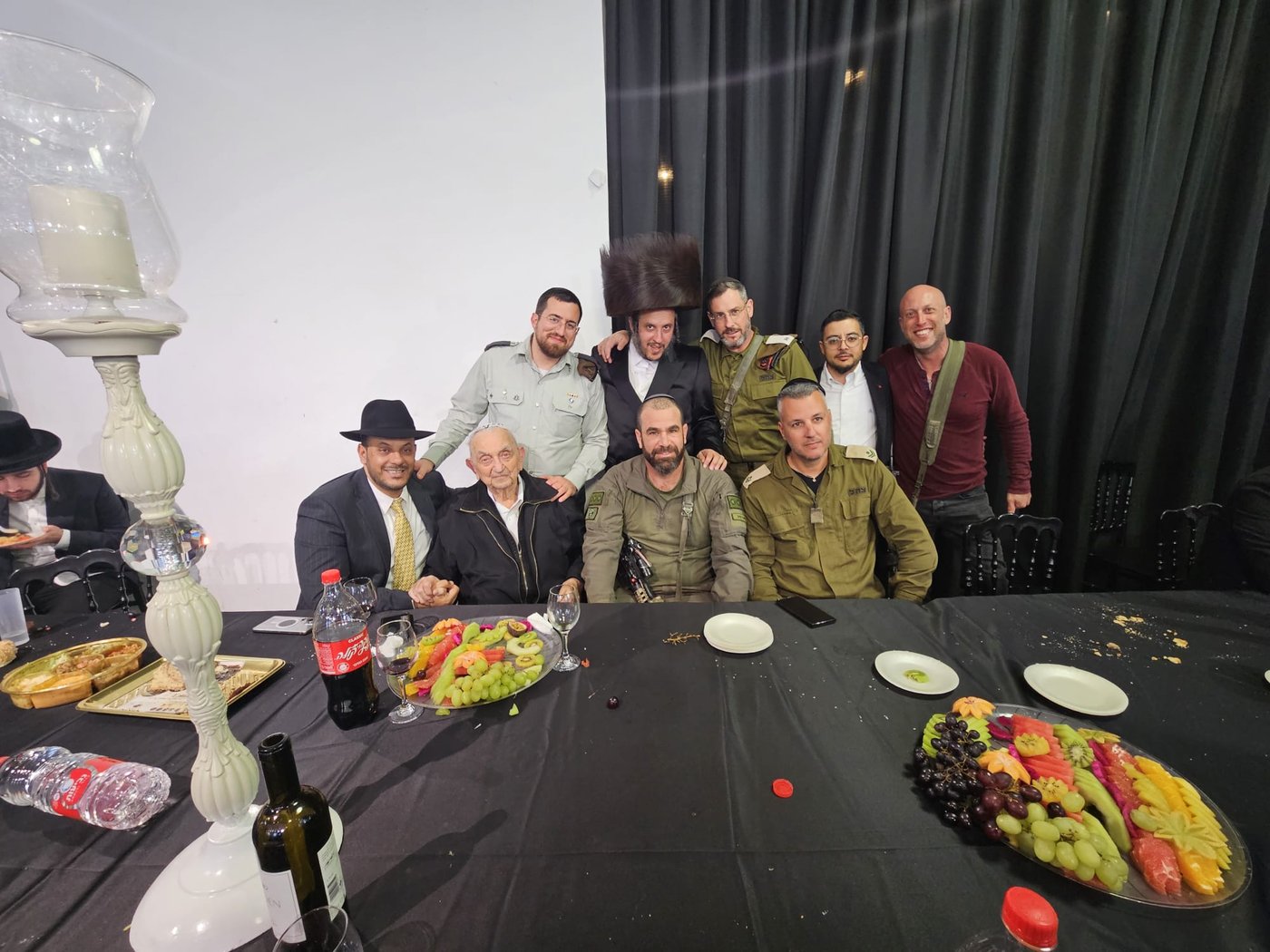 עם בכירים מעולם הרפואה: העסקן החסידי חיתן את בנו, כולם התייצבו | גלריה