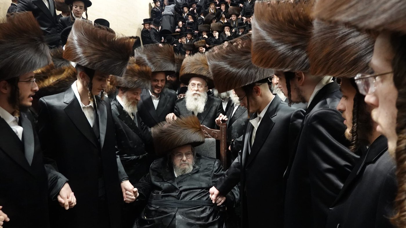 עם בכירים מעולם הרפואה: העסקן החסידי חיתן את בנו, כולם התייצבו | גלריה