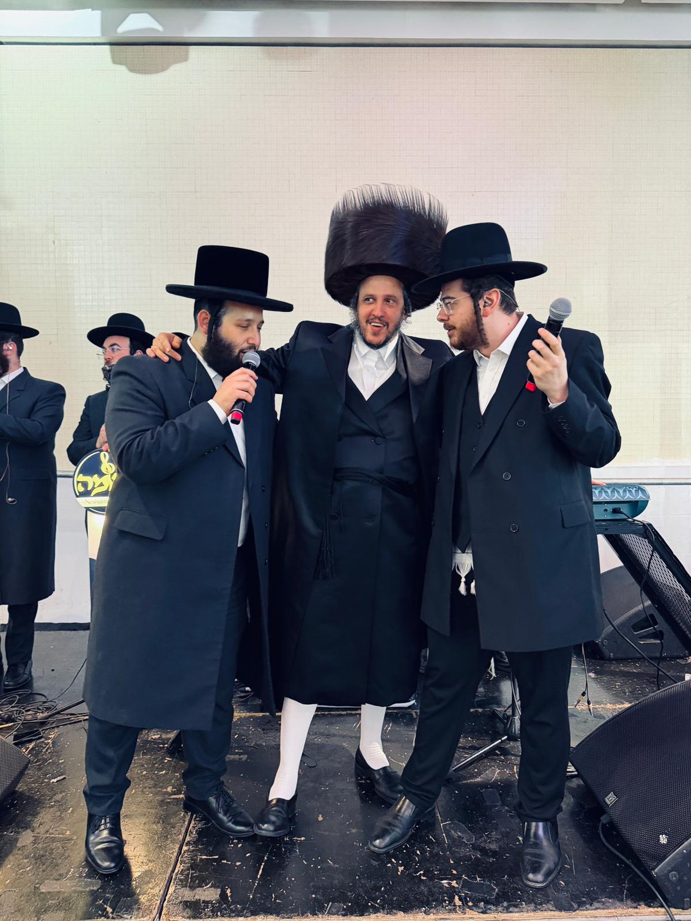 עם בכירים מעולם הרפואה: העסקן החסידי חיתן את בנו, כולם התייצבו | גלריה