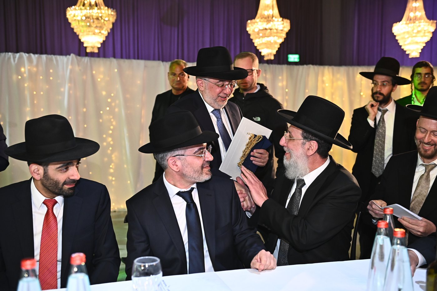 שמחת החתונה בבית משפחות זר ובן שמעון