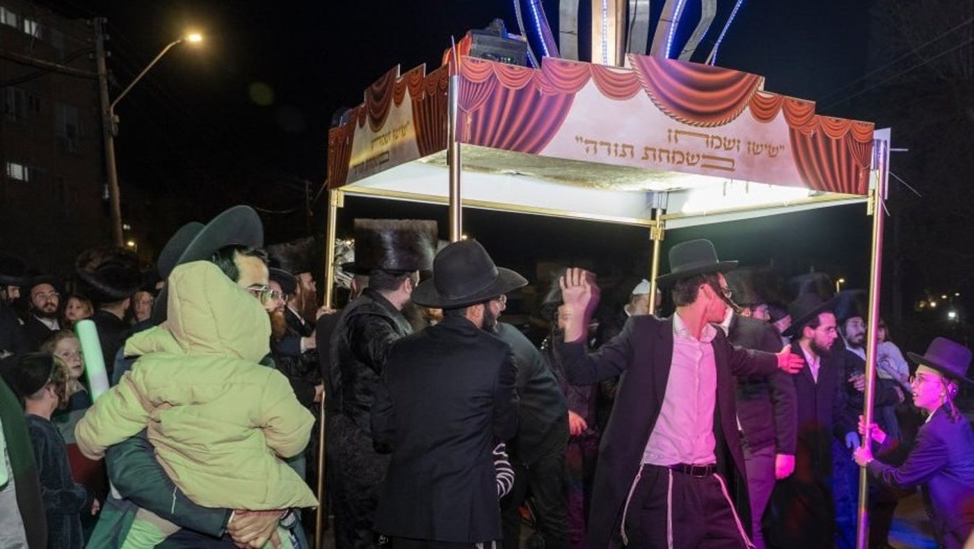 הכנסת ס"ת לביהמ"ד ברסלב בטבריה