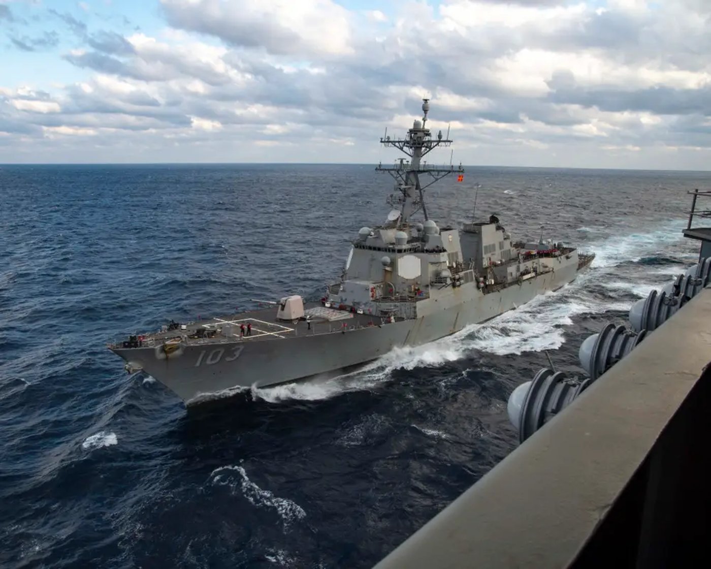 ספינת המלחמה USS Truxtun התנגשה בספינת סיוע בים הקריבי מוקדם יותר החודש