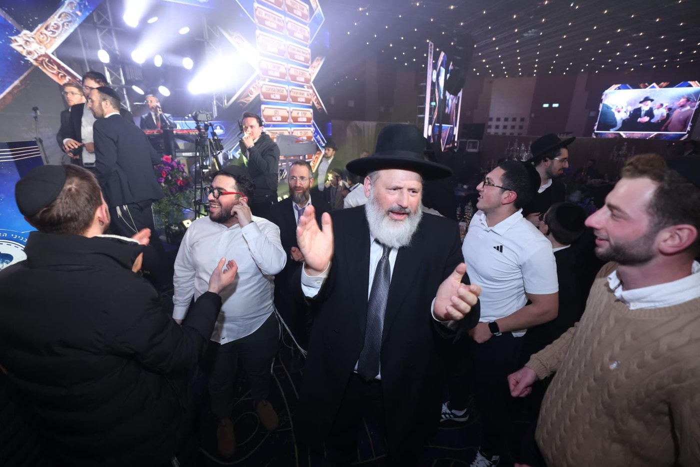 באי הכנס בבניני האומה