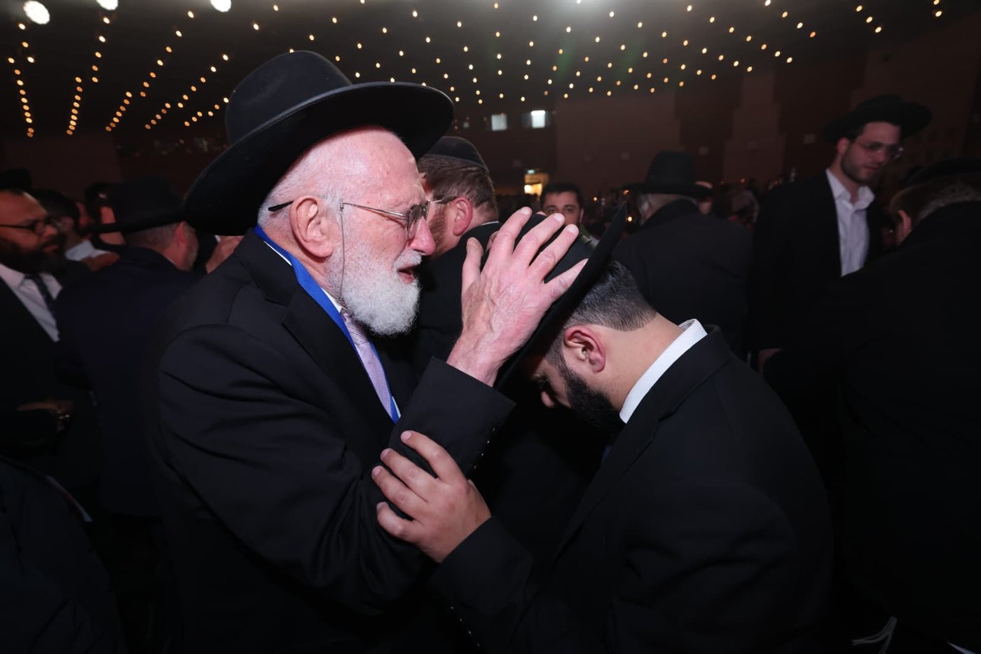 באי הכנס בבניני האומה