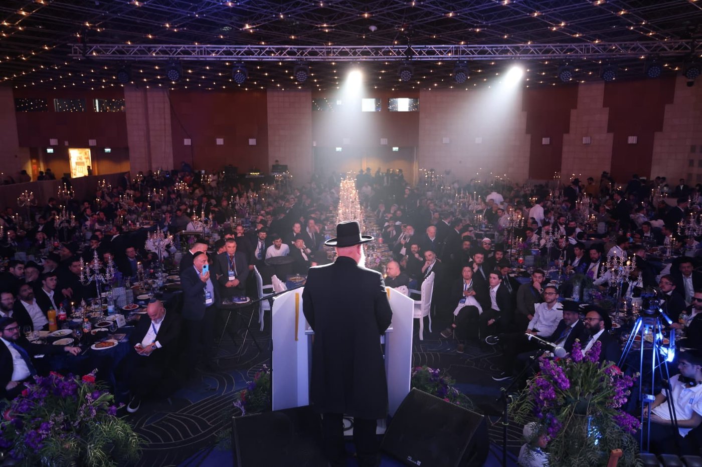 באי הכנס בבניני האומה