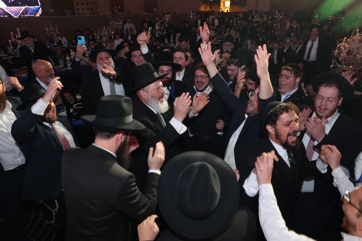 באי הכנס בבניני האומה