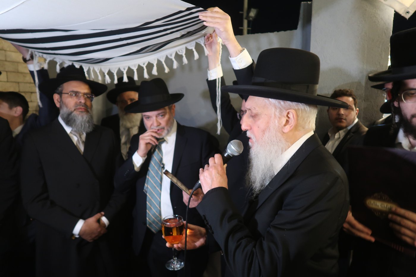 שמחת נישואי נכד הגאון רבי משה מאיה