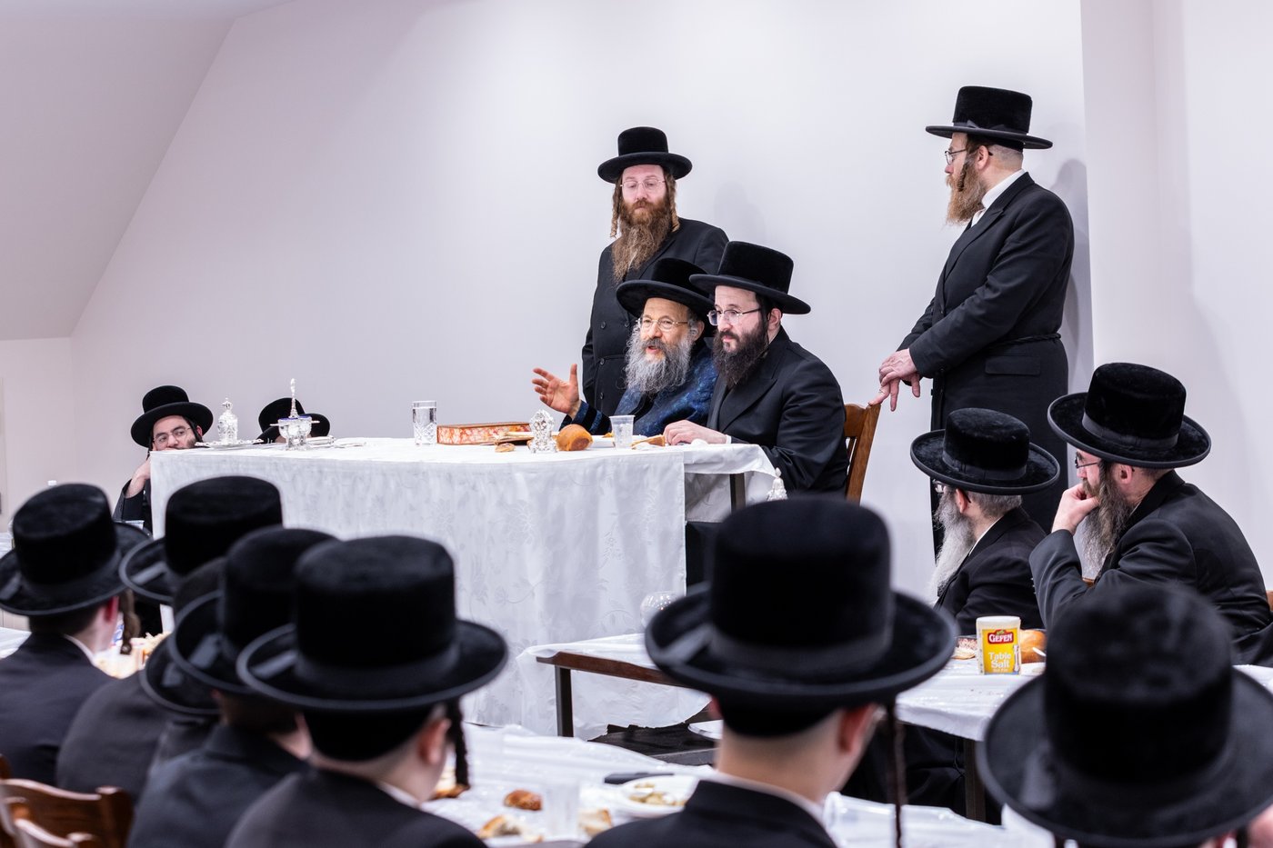 ראש חודש אדר בחצה"ק באבוב 45