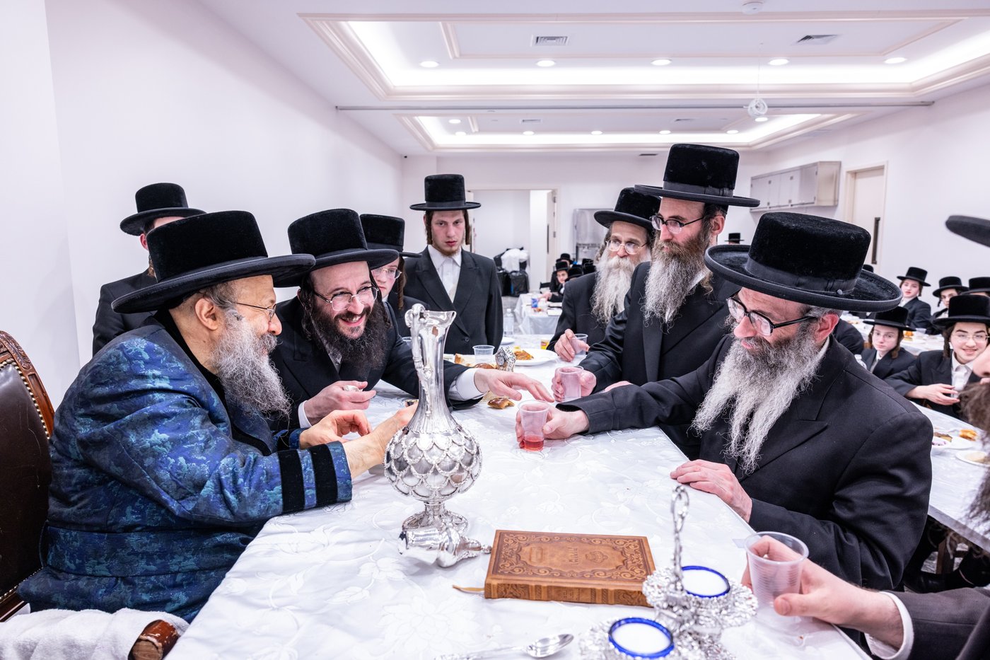 ראש חודש אדר בחצה"ק באבוב 45