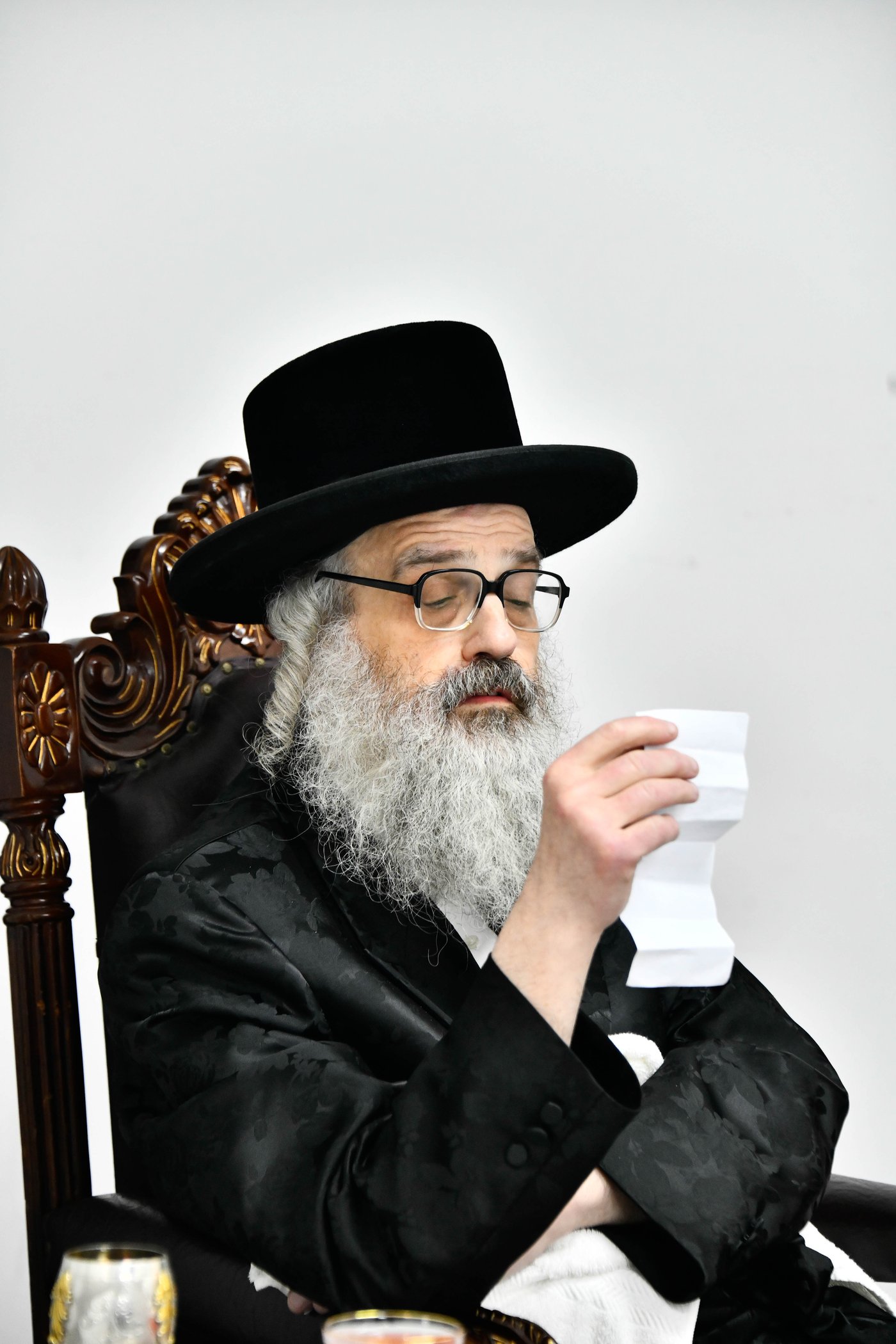 האדמו"ר מויז'ניץ בסעודת הודאה ז' אדר