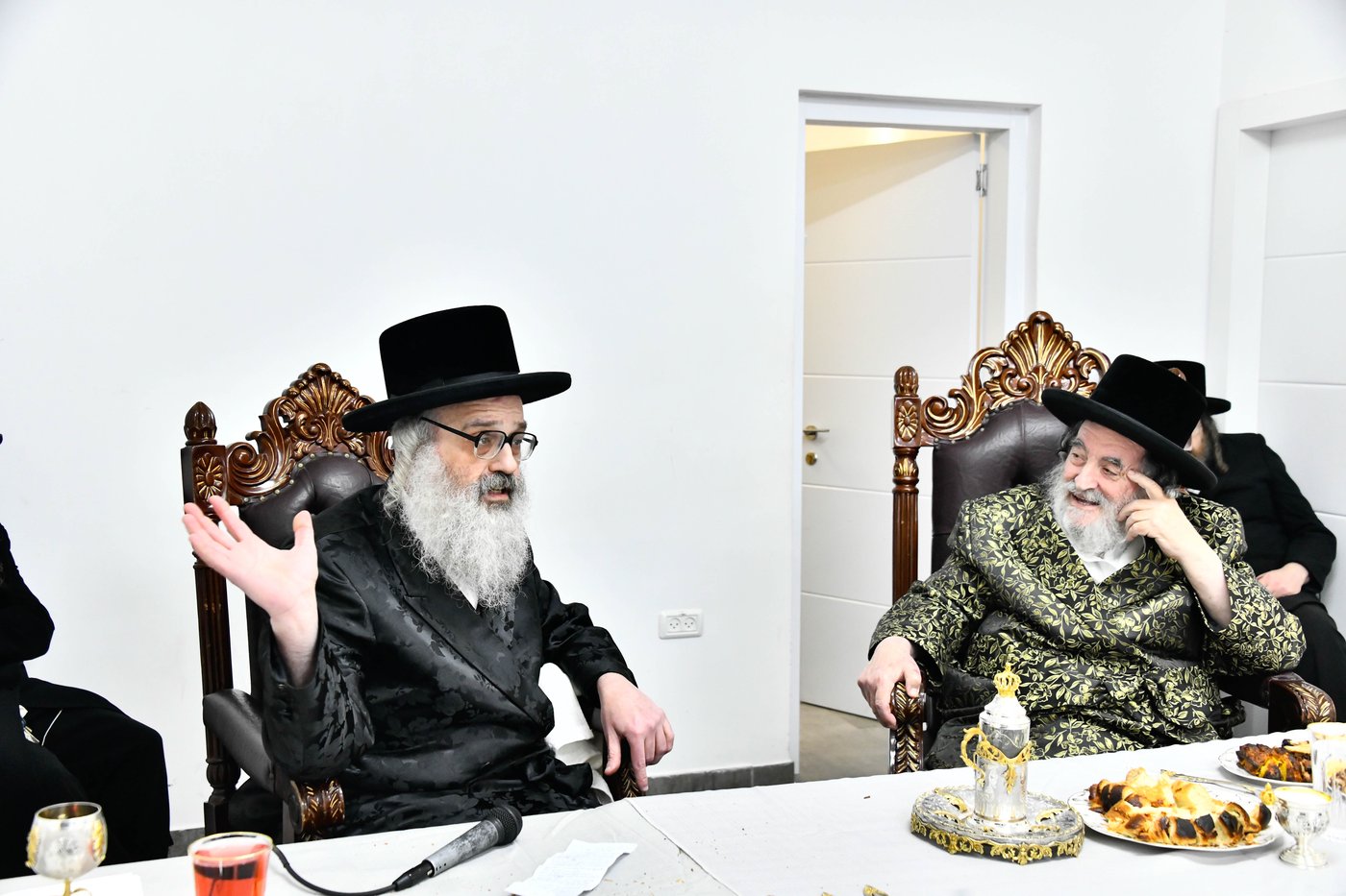 האדמו"ר מויז'ניץ בסעודת הודאה ז' אדר