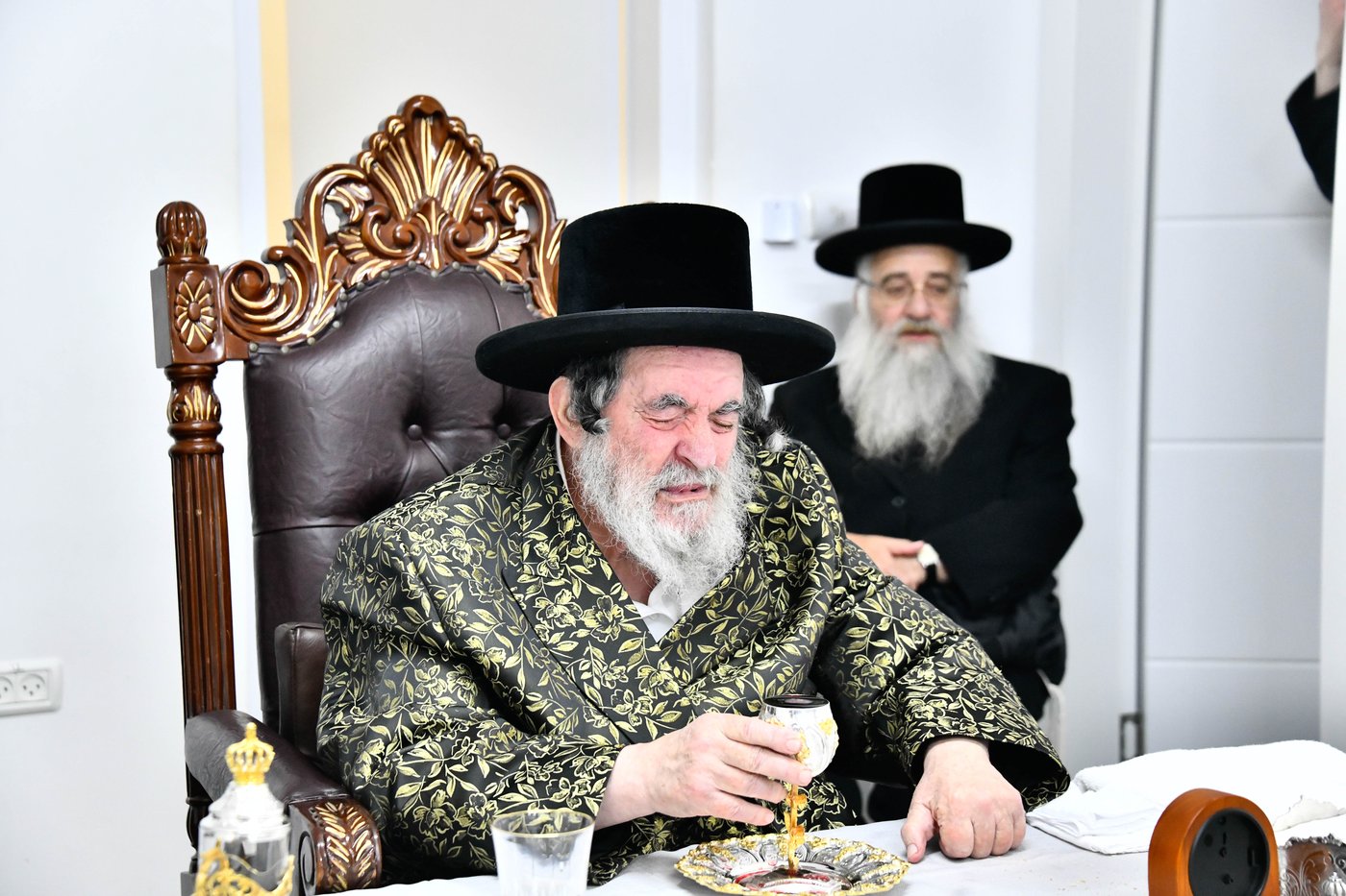 האדמו"ר מויז'ניץ בסעודת הודאה ז' אדר