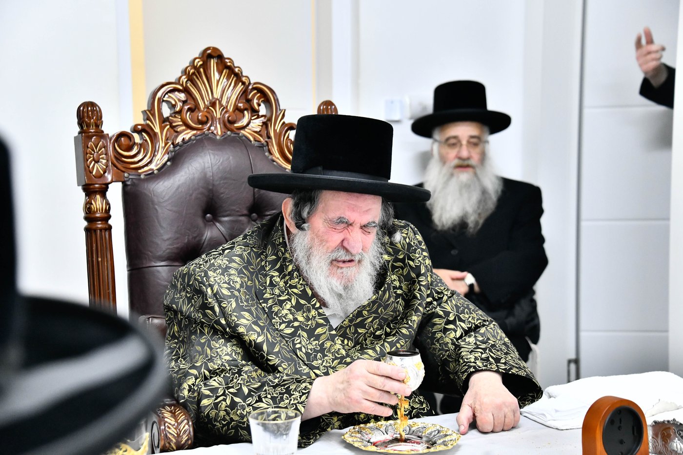 האדמו"ר מויז'ניץ בסעודת הודאה ז' אדר