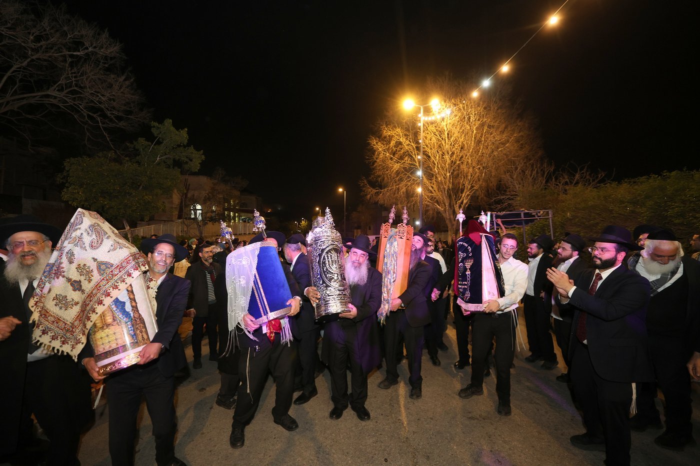 הכנסת ספר התורה בביתר