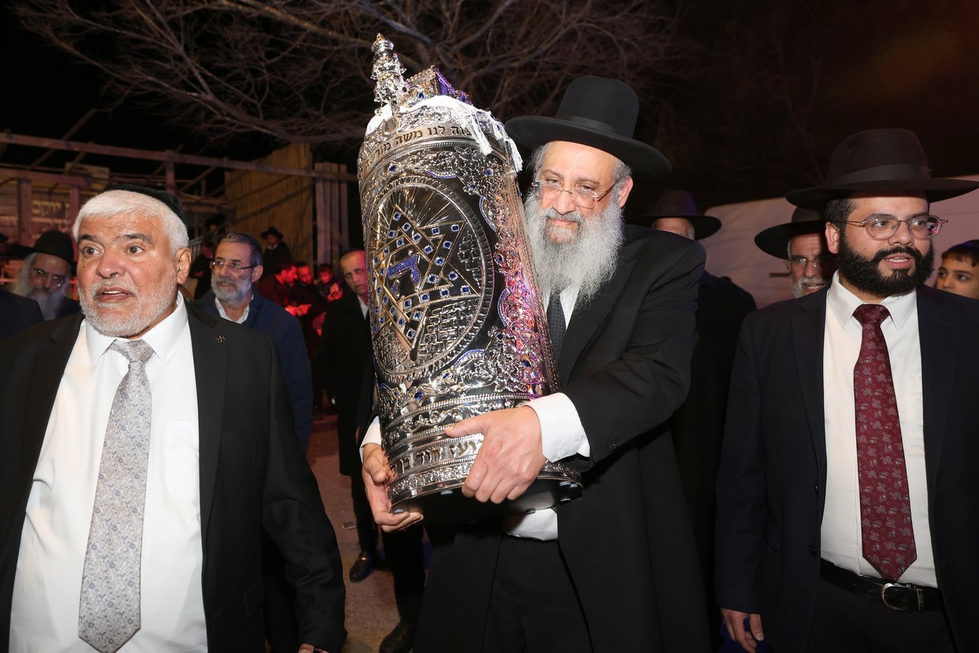 הכנסת ספר התורה בביתר