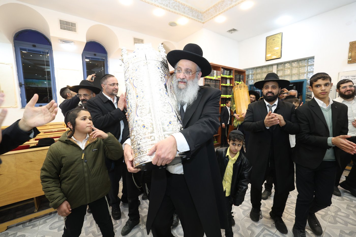 הכנסת ספר התורה בביתר