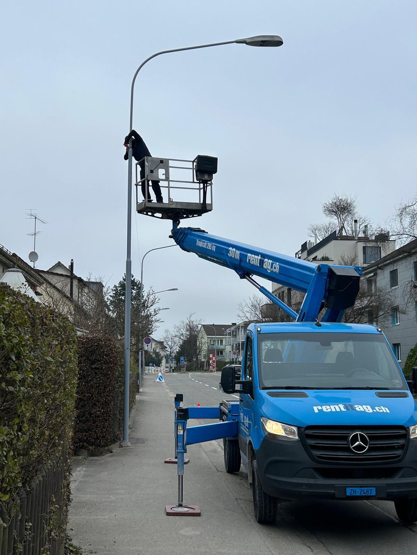 על
רקע הצלחת העירוב בציריך הקהילה בג'נבה תעשה גם עירוב? הפוליטיקאי
האנטישמי תקף