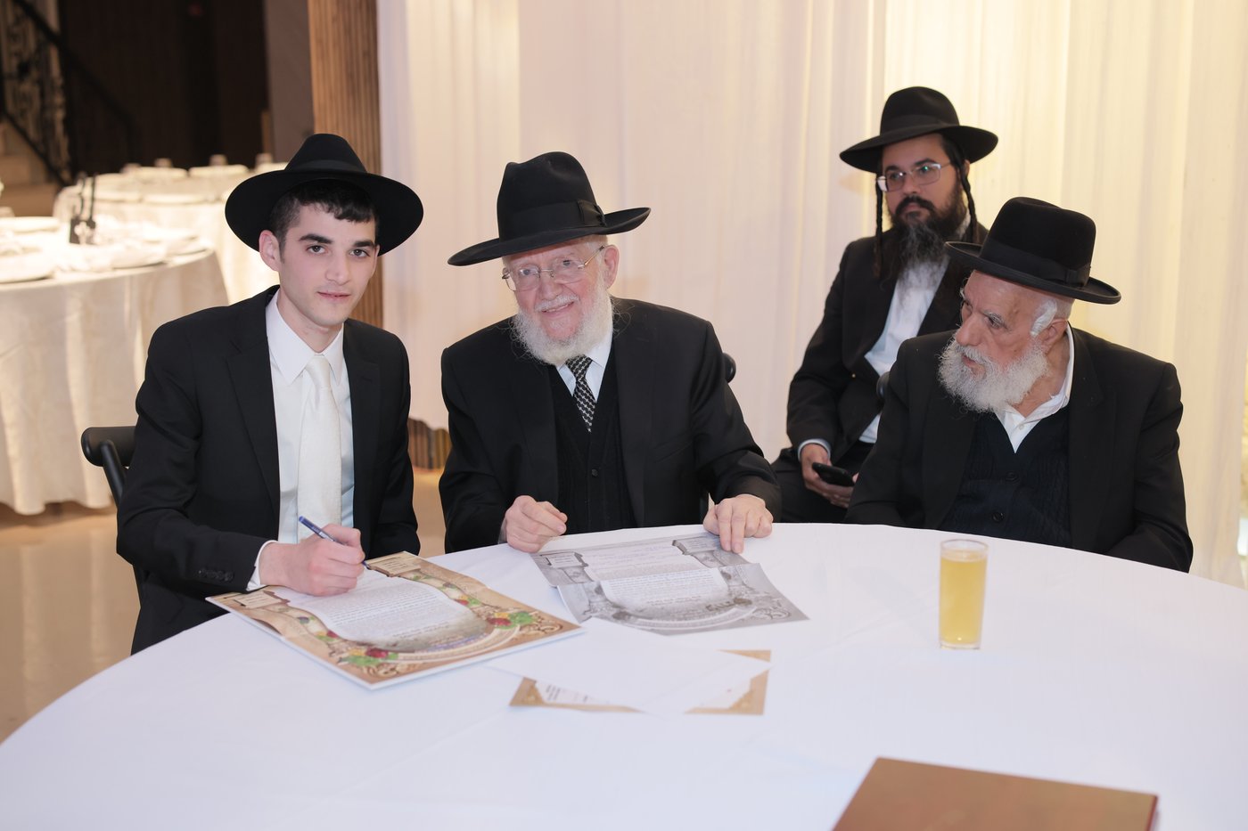 שמחת נישואי נכדת הגר"מ מאזוז 