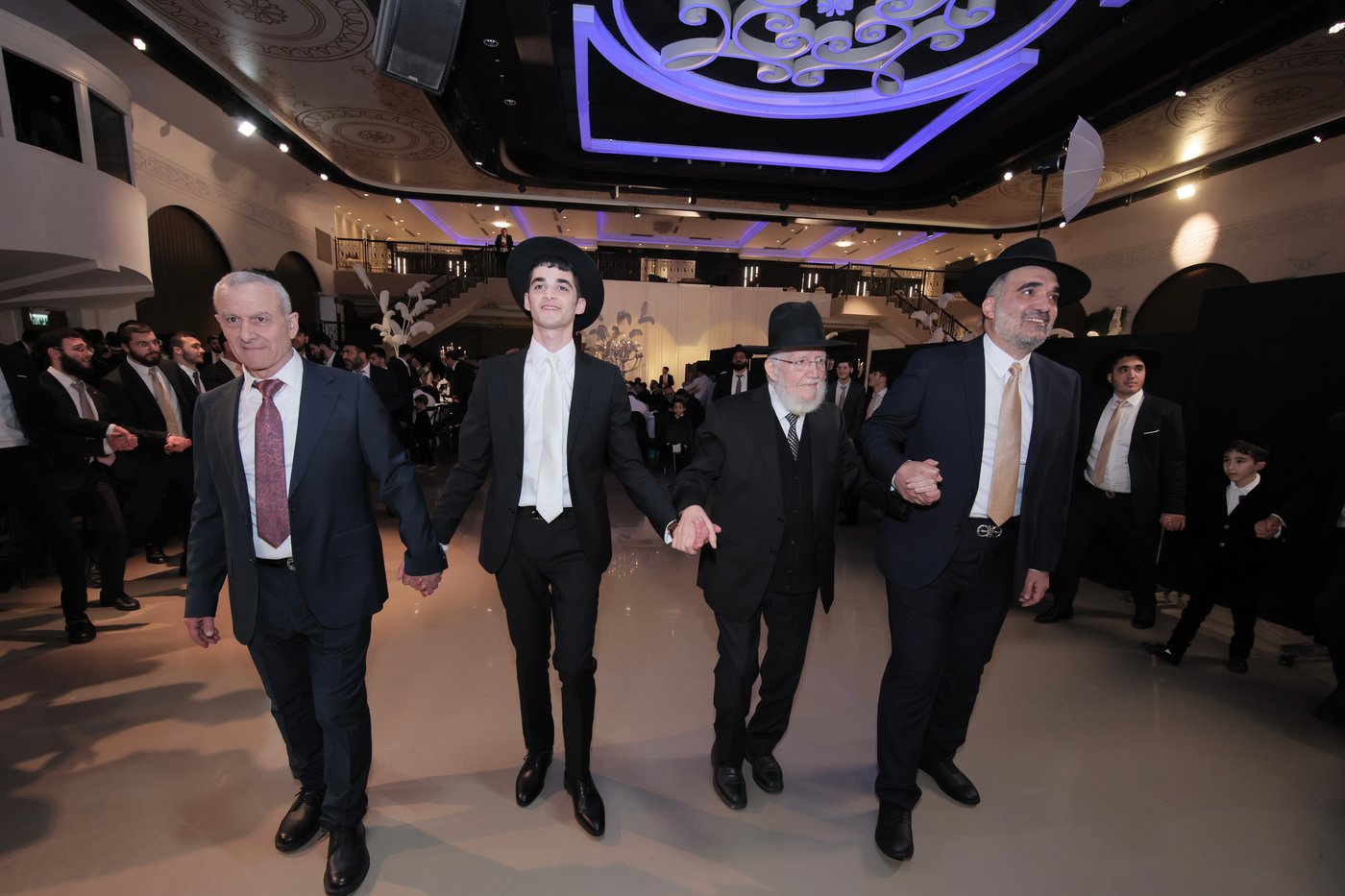 שמחת נישואי נכדת הגר"מ מאזוז 