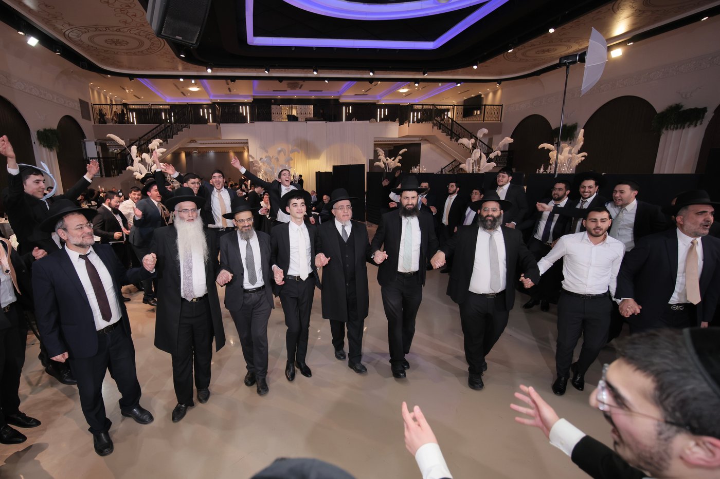 שמחת נישואי נכדת הגר"מ מאזוז 