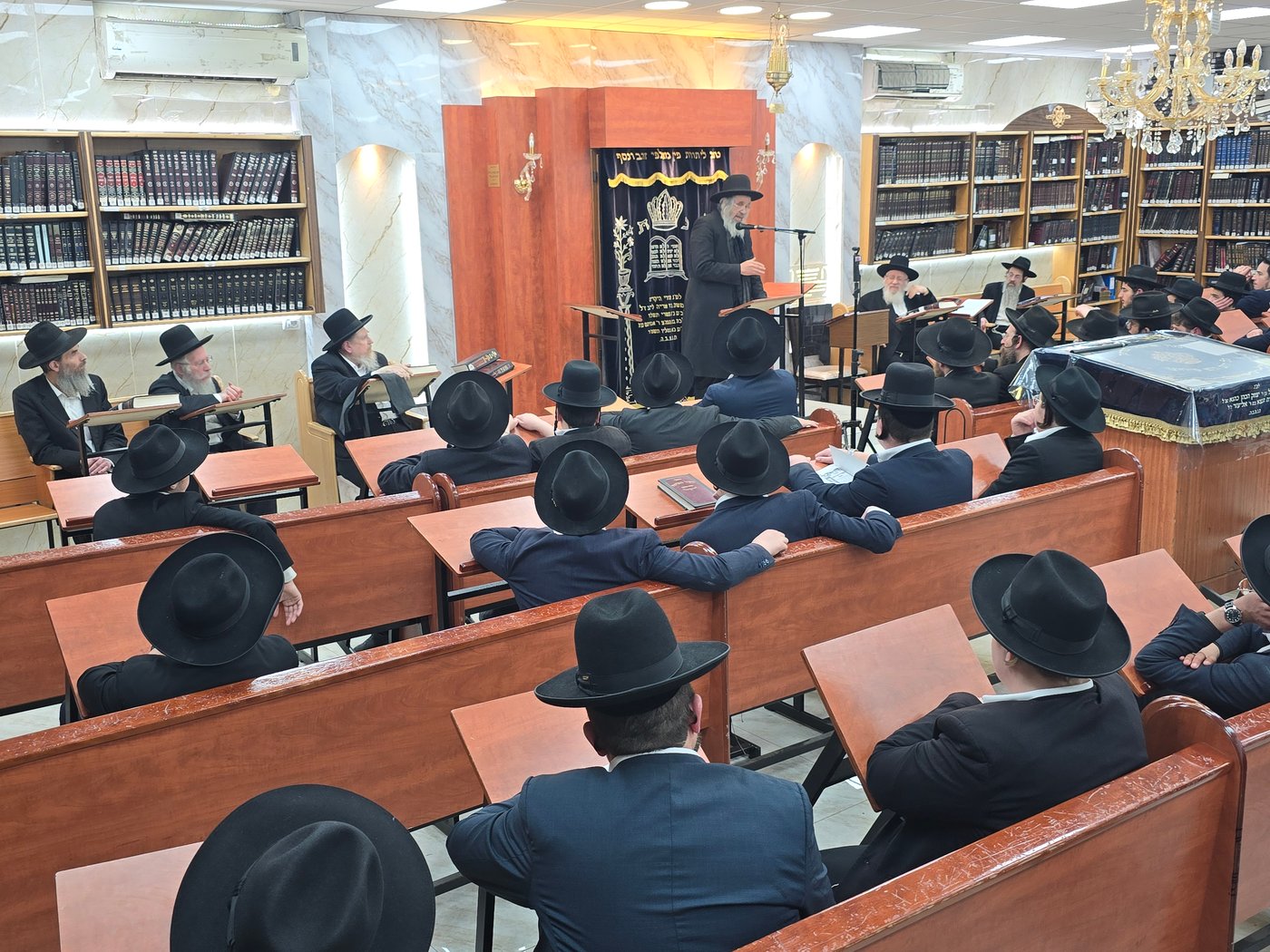 הגר"ד כהן בשיחה בישיבת 'זכרון מאיר'