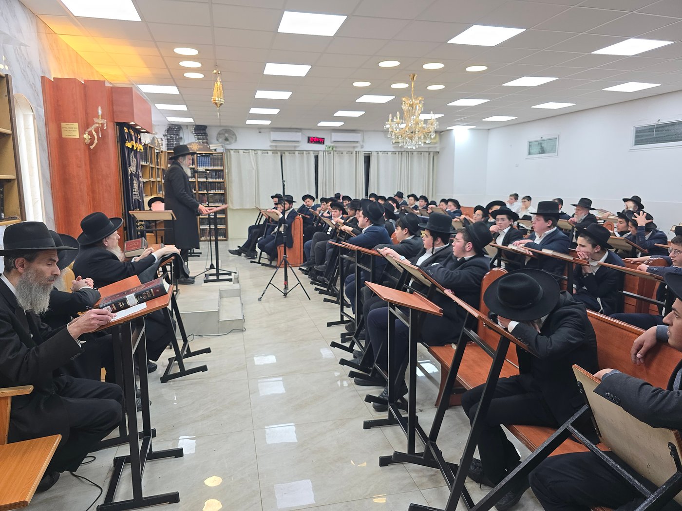 הגר"ד כהן בשיחה בישיבת 'זכרון מאיר'