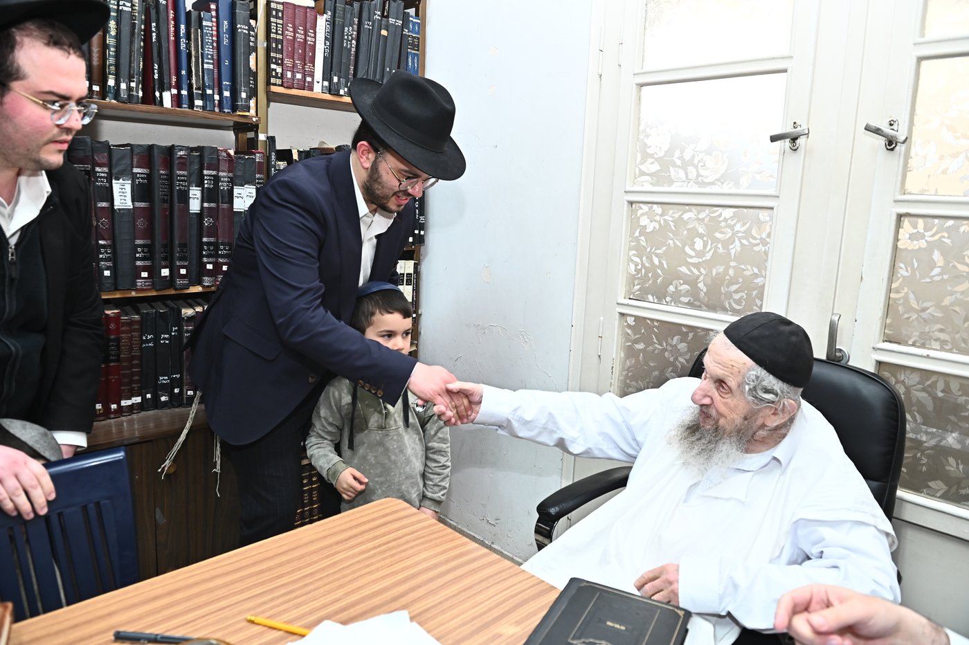 האברך דניאל פינטו בבתי גדולי ישראל