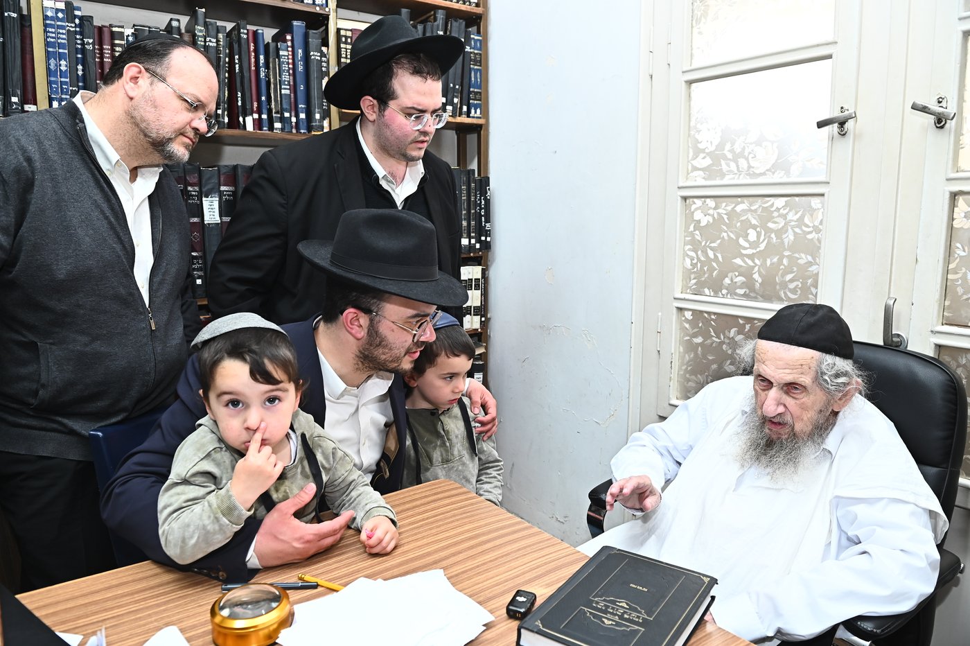 האברך דניאל פינטו בבתי גדולי ישראל