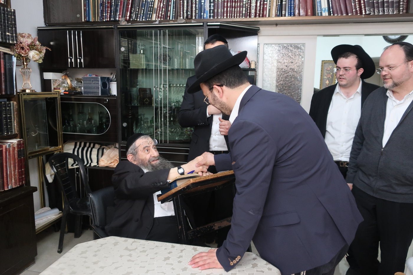 האברך דניאל פינטו בבתי גדולי ישראל