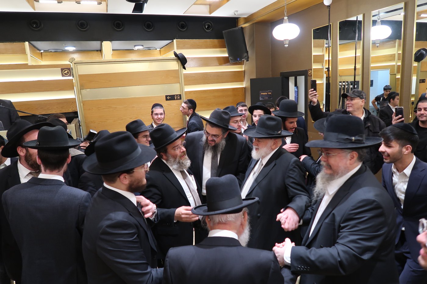 שמחת אירוסי בנו של האדמו"ר רבי ישועה ורחמים אבוחצירא