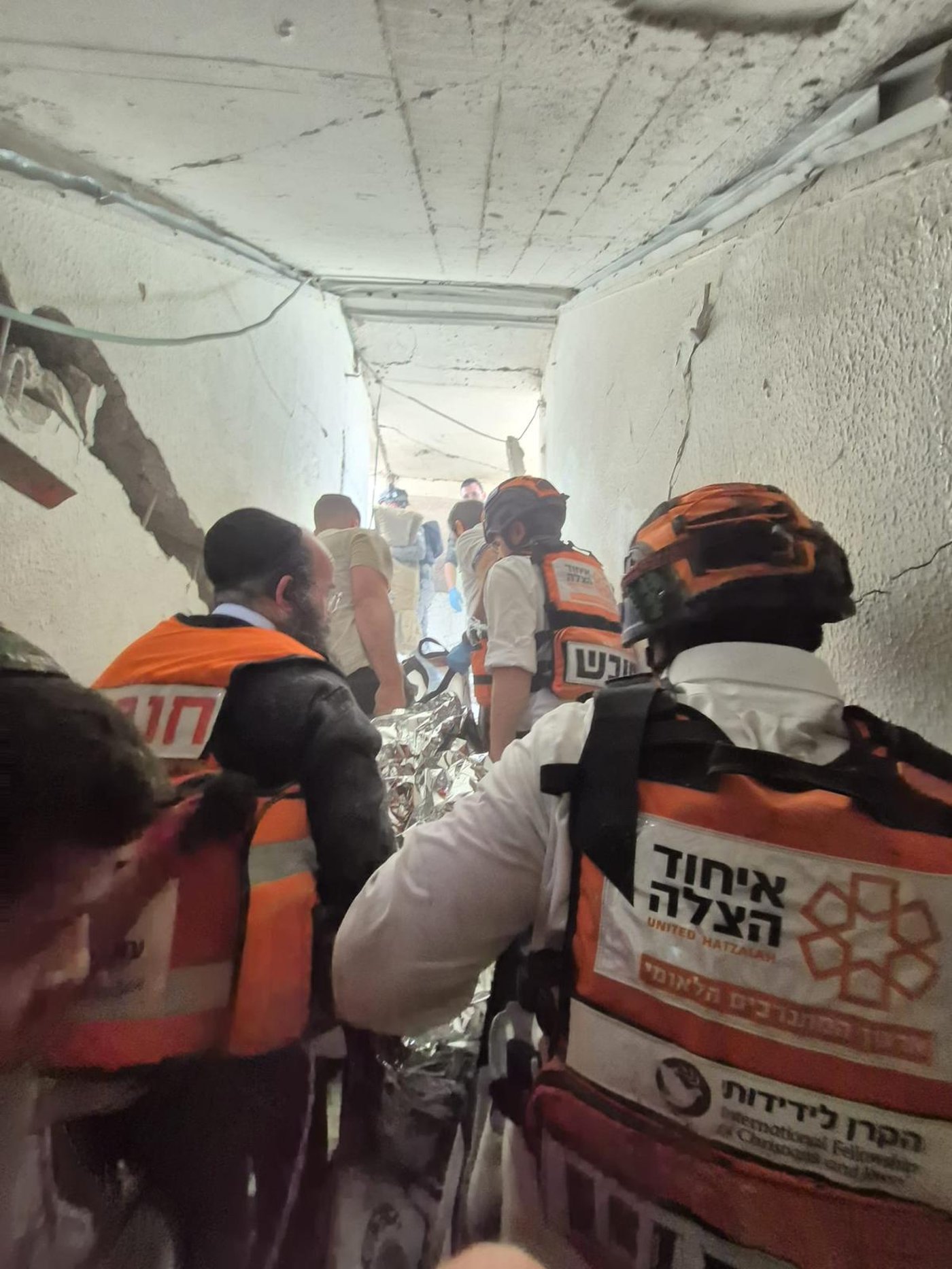 מתנדבי איחוד הצלה בחילוץ מהזירה הקשה בבית שמש