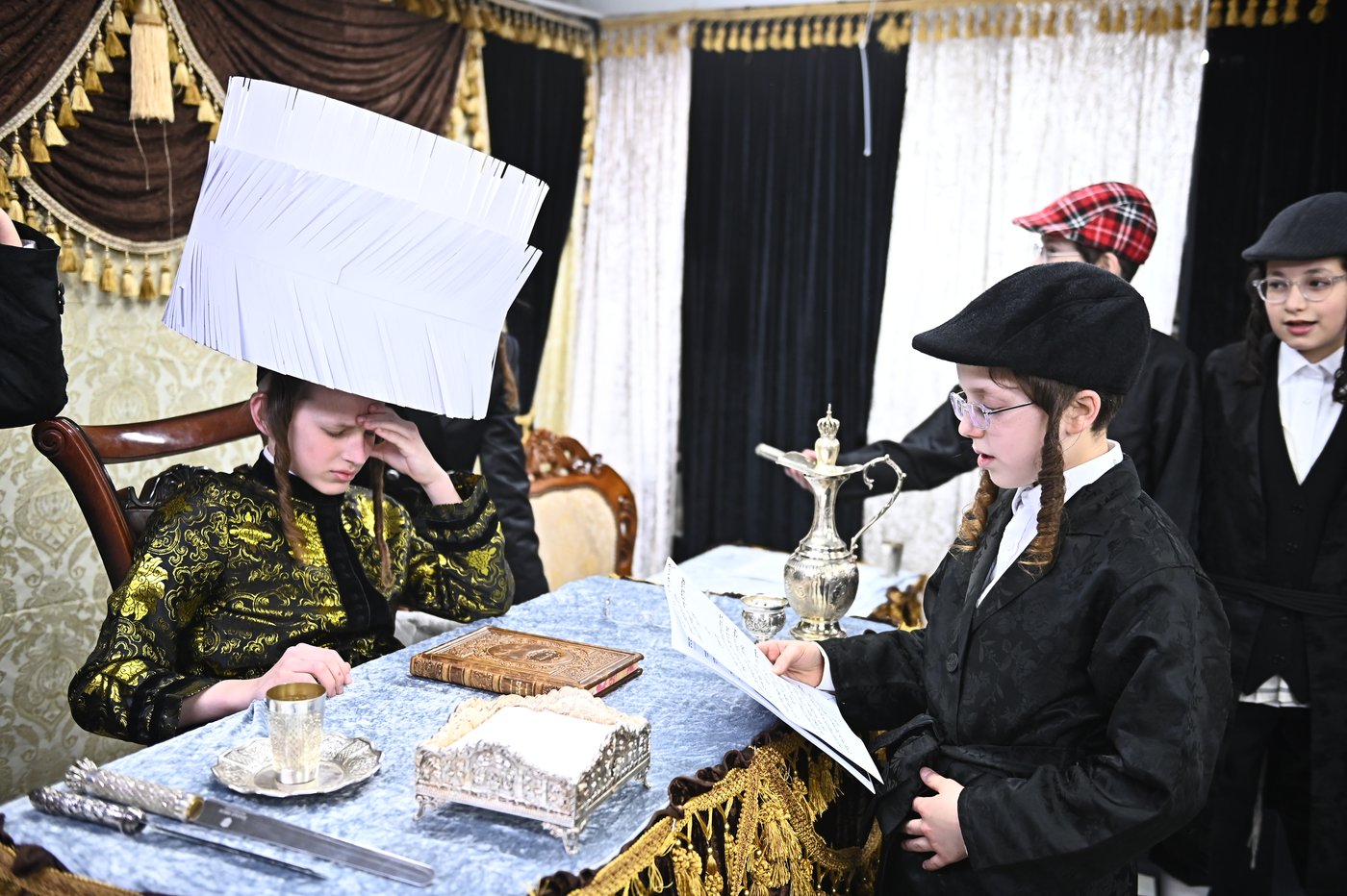 ילדי בעלזא בבני ברק במסיבות פורים