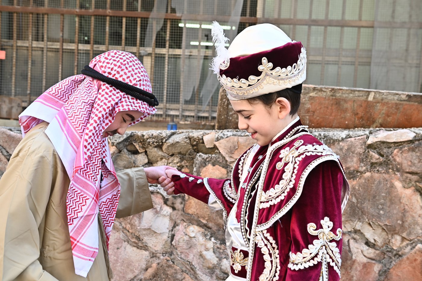 ילדי בעלזא בבני ברק במסיבות פורים