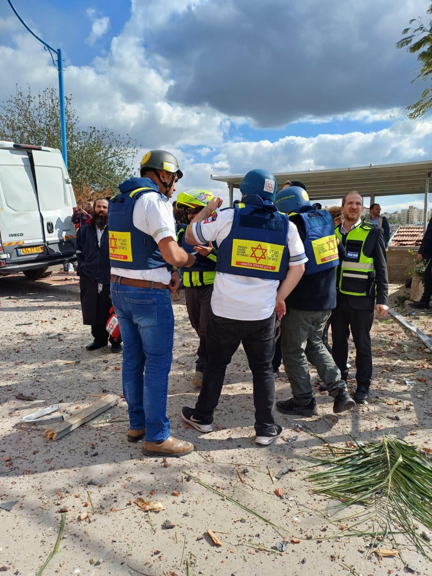 הזירה הקשה במלחמה: תשעה נרצחים ועוד עשרות פצועים בהם ילדים - בפגיעה ישירה בבית שמש