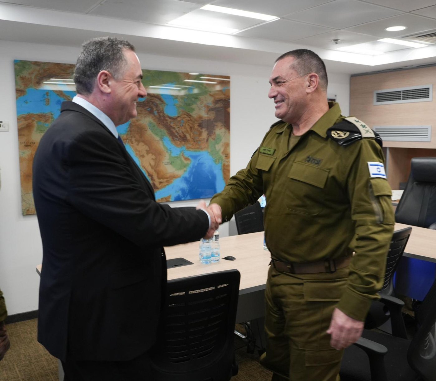 כמה זמן יימשך המבצע? הערכת המצב הראשונה של שר הביטחון בבור