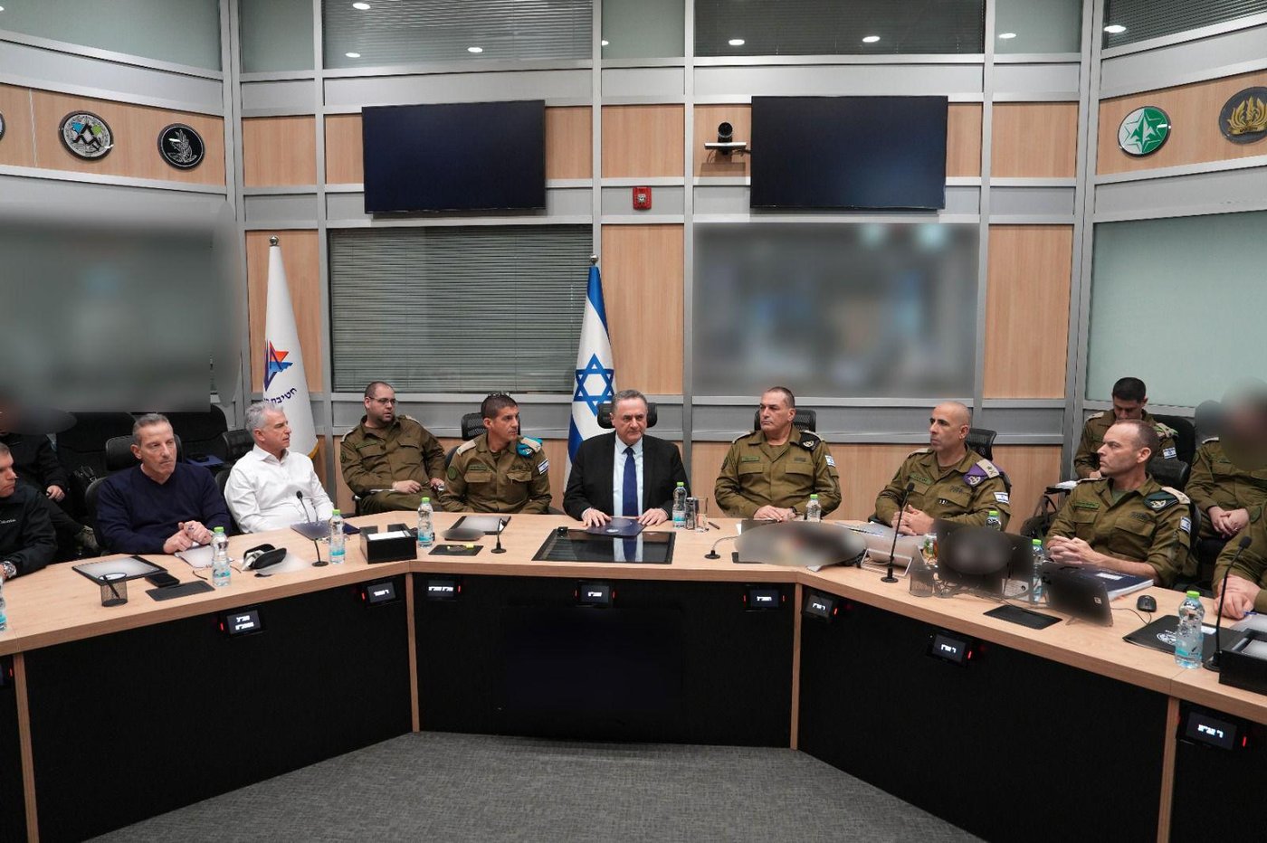 כמה זמן יימשך המבצע? הערכת המצב הראשונה של שר הביטחון בבור