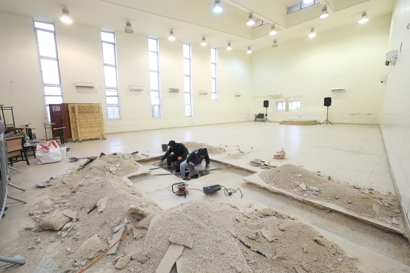 העברת ספרי התורה בישיבת 'באר יצחק – טלזסטון' 