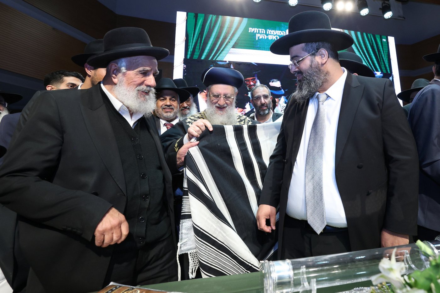 הכתרת הרב יחיאל בסיס לרבה של ראש העין